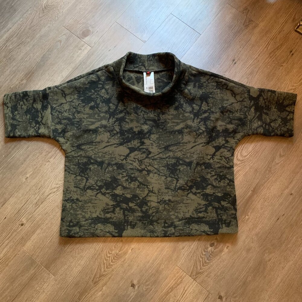 T/9 by tammi chomski fleece top